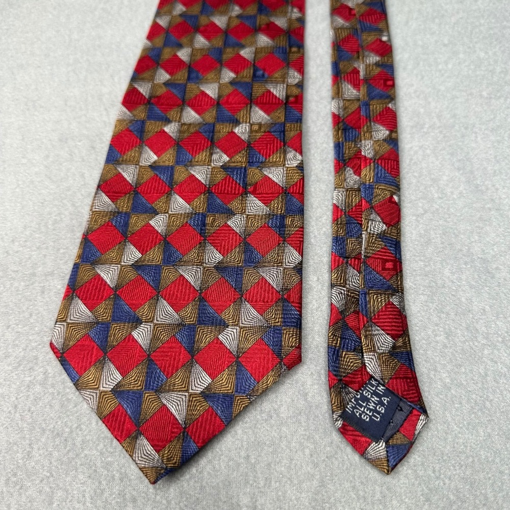 Robert Stewart Men's Silk Geometric Pattern Necktie Made in USA‎